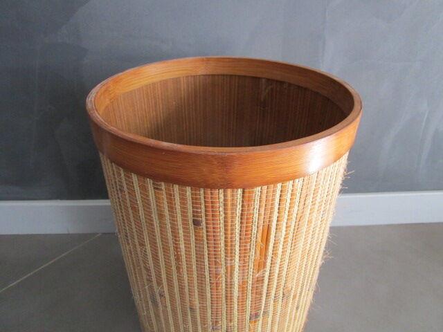 Vintage basket in bamboo and straw