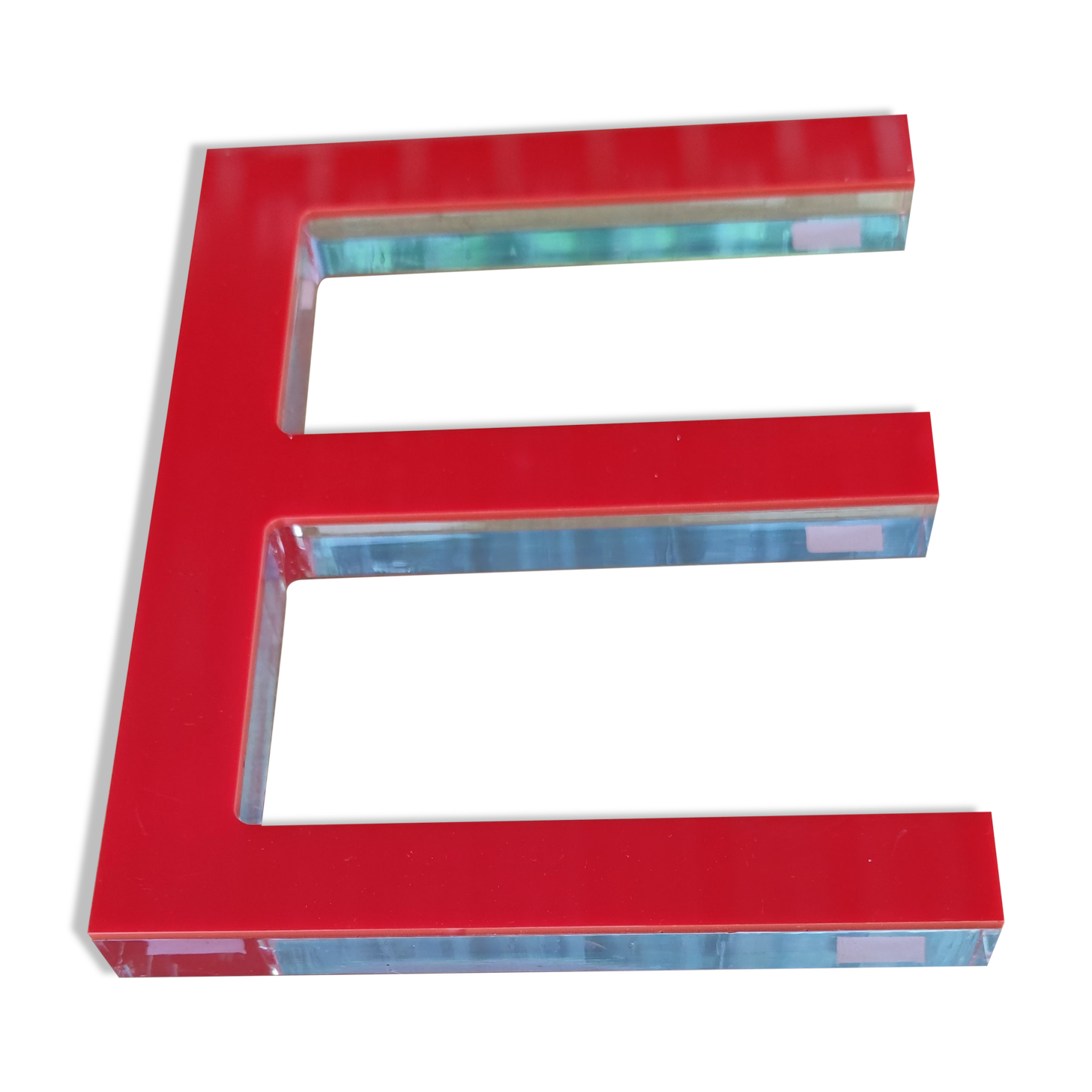 Sign letter in plexi