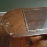 Table basse de style anglais en if pied à réparer avec plaque de verre de protection