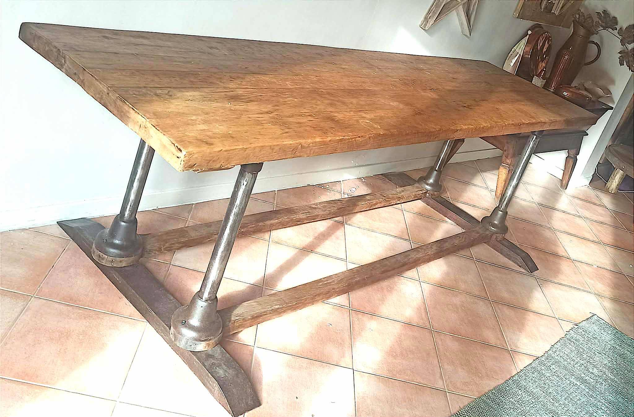 Table d'atelier ou table à manger Longueur 2,60 m Hauteur 74,7 cl