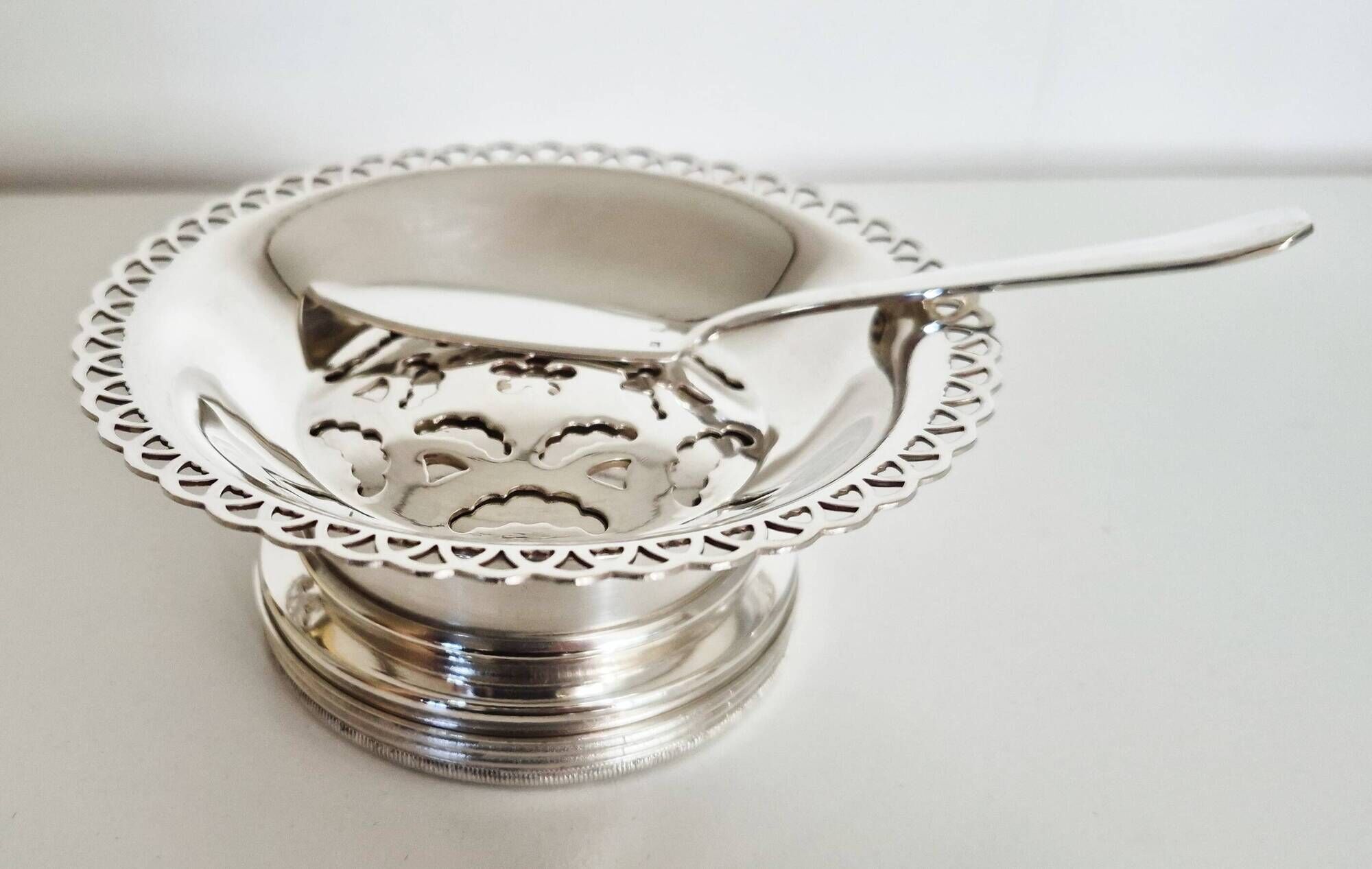 Antique butter dish Coquillor-glace in silver-plated metal and its knife.