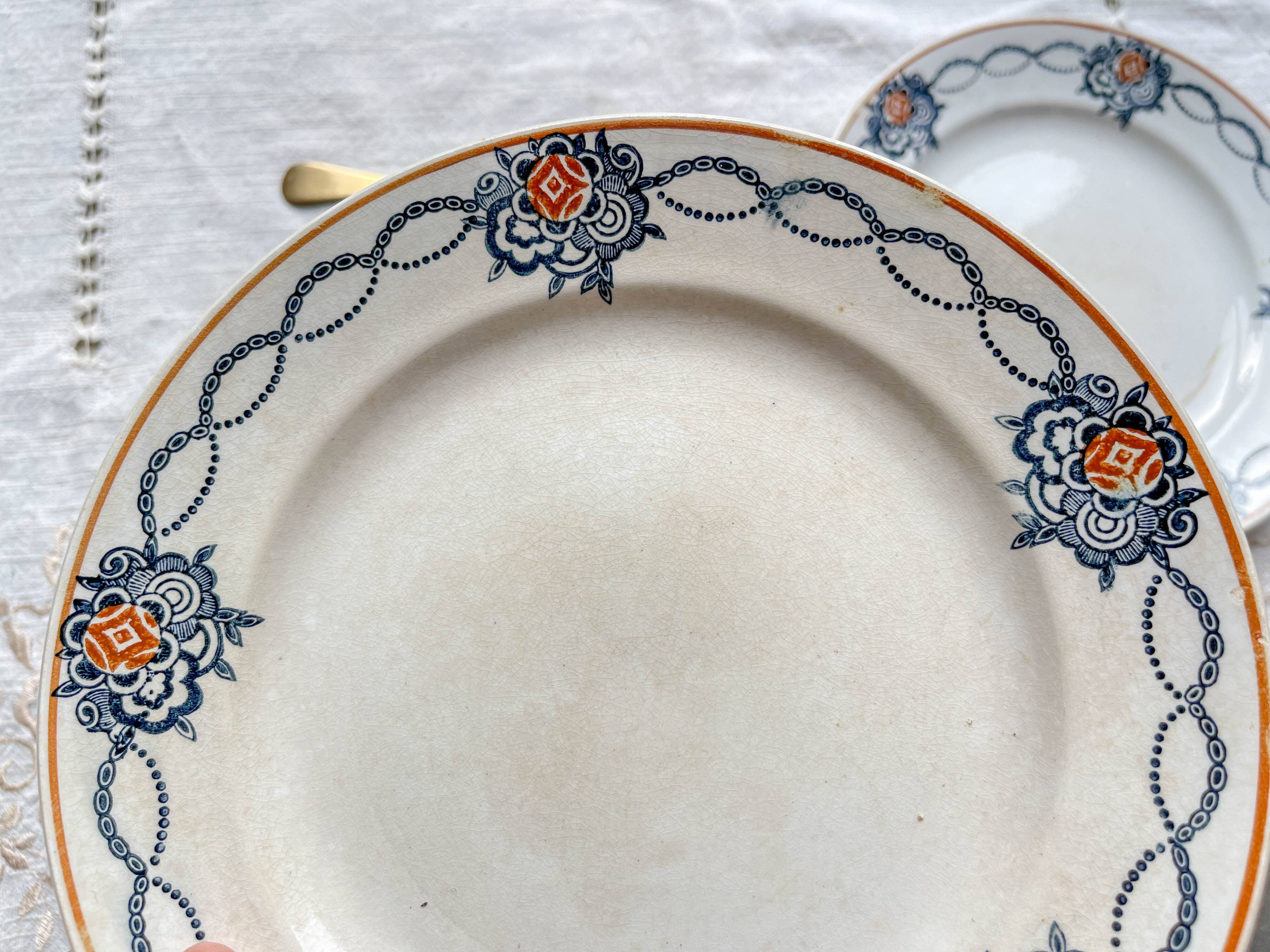 6 Small mismatched vintage plates - L'Amandinoise - Luneville