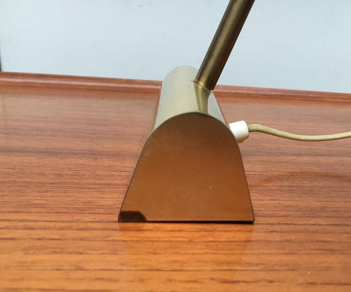 Mid-century brass swan neck table lamp in Hollywood Regency style from the 1960s.