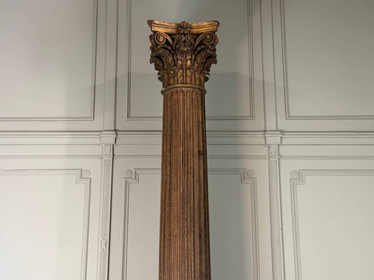 Carved oak column, fluted shaft and Corinthian capital, 18th century