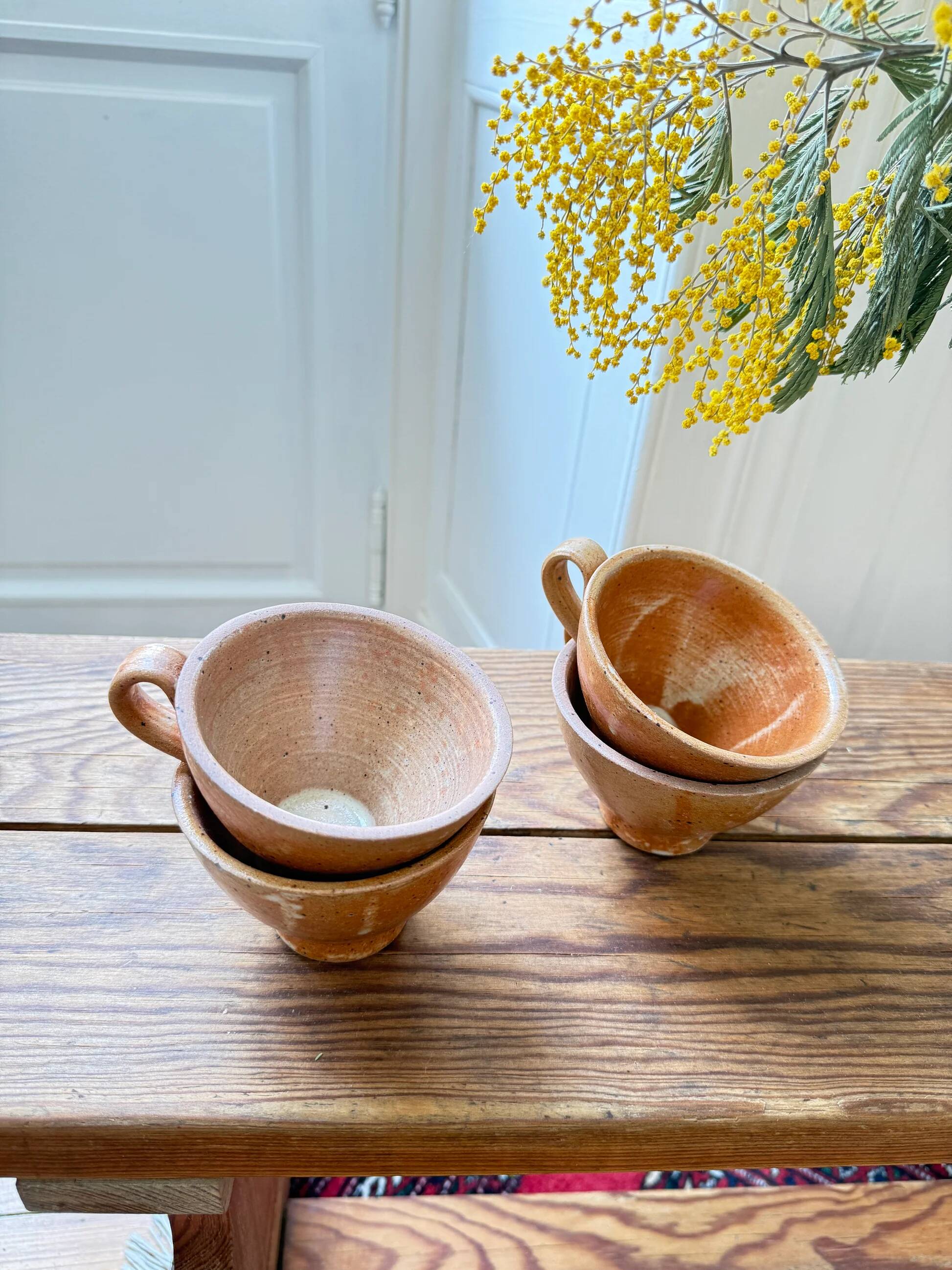 Lot de 4 tasses en grès – esprit artisanal