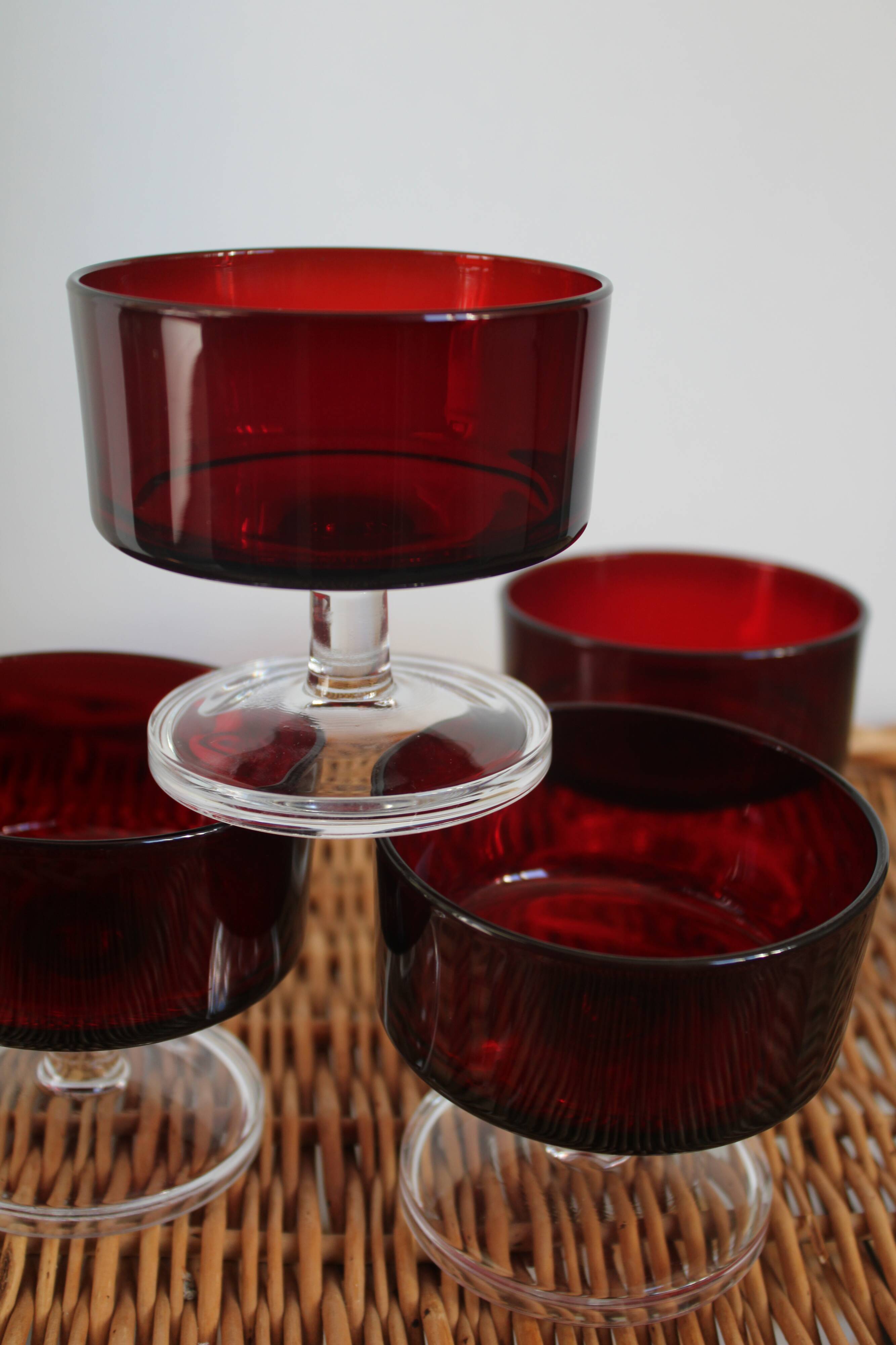 4 coupes à champagne rouges Luminarc
