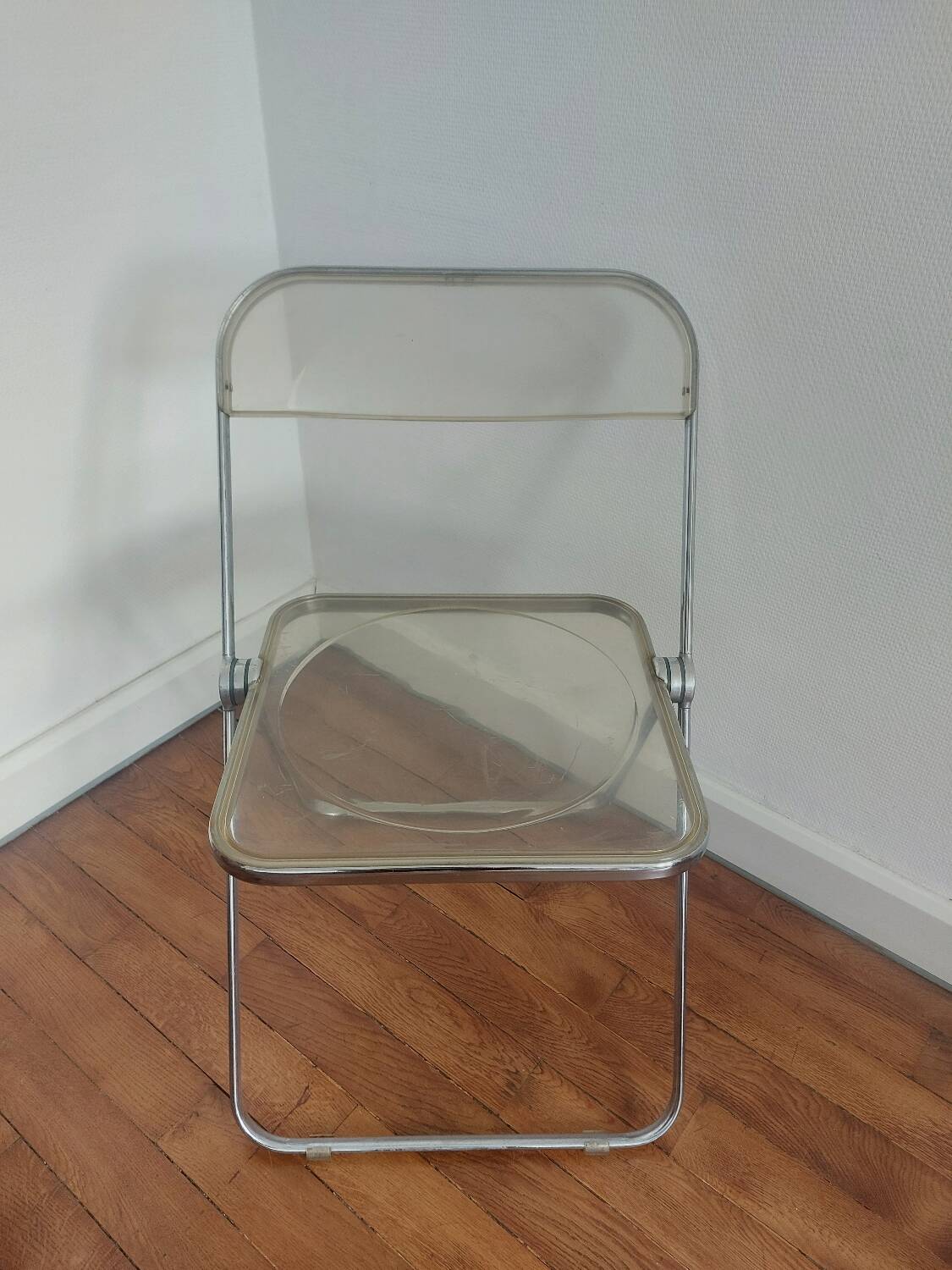 Plia castelli folding chair