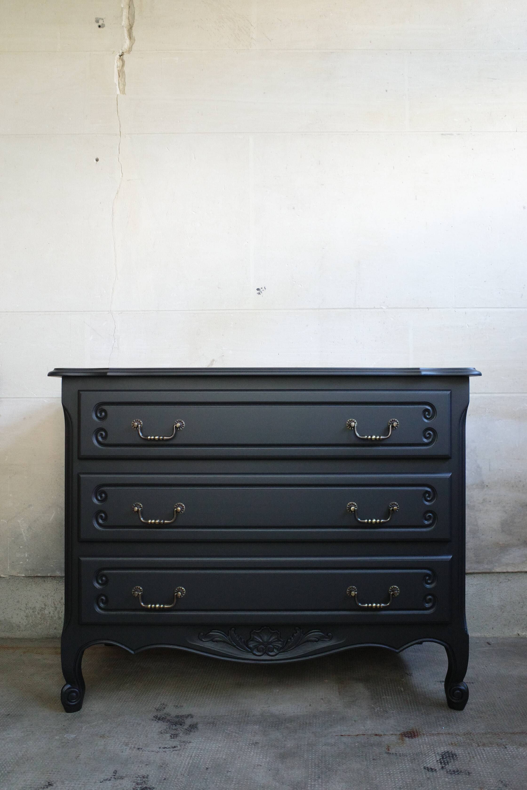 Black vintage chest of drawers