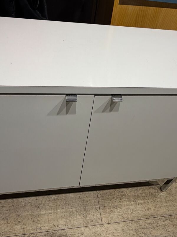 Enfilade Florence Knoll édition Knoll en bois blanc 4 portes