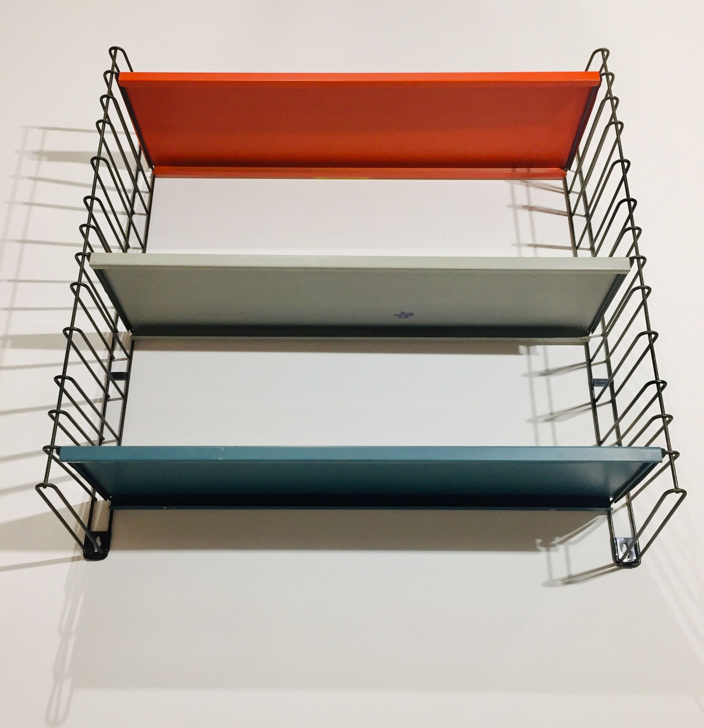 Metal wall shelf, Tomado edition