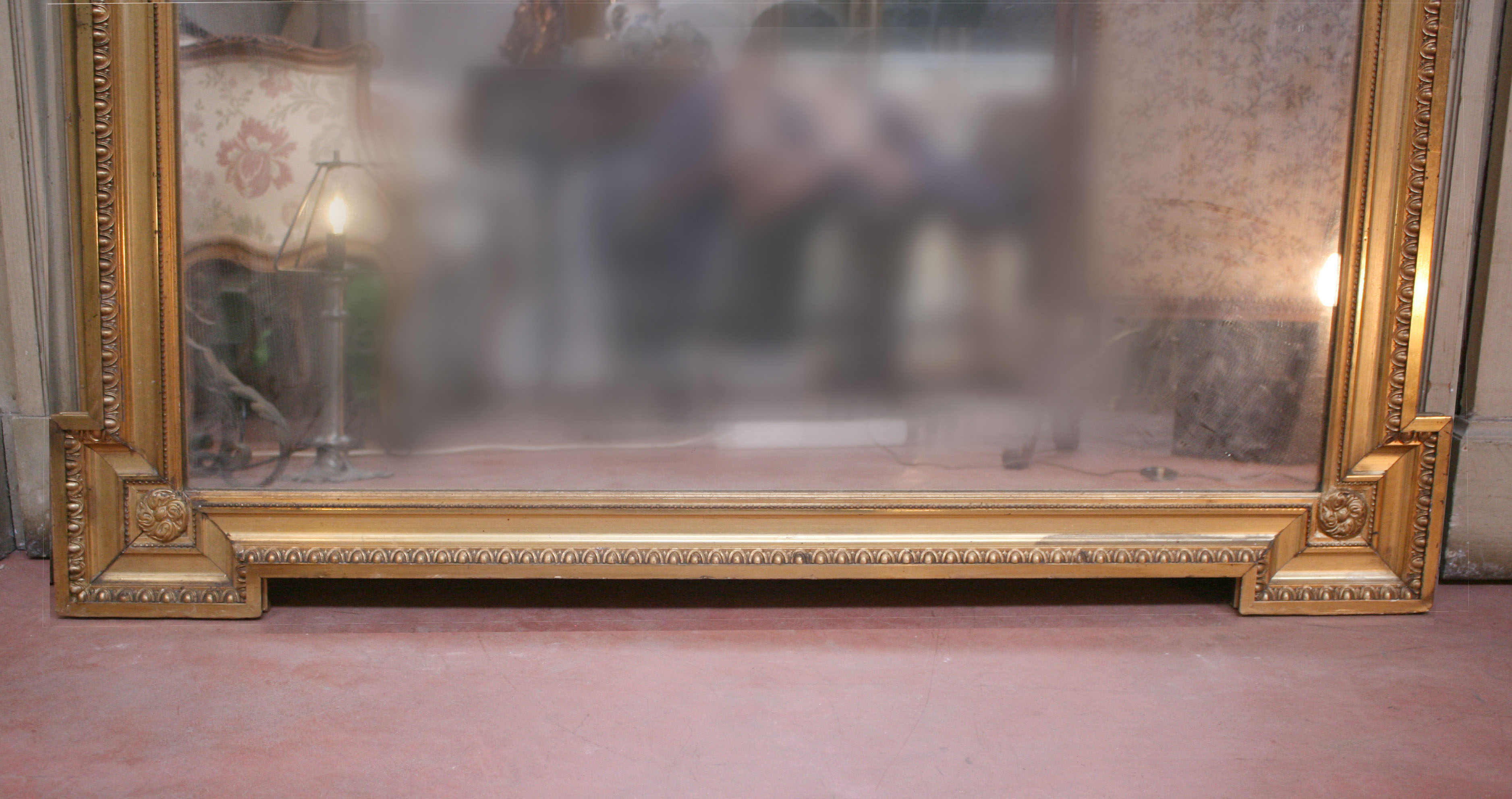 Miroir doré style Louis XVI