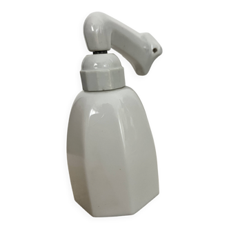 Art Deco wall light in ceramic and opaline.