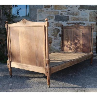 Rest bed
