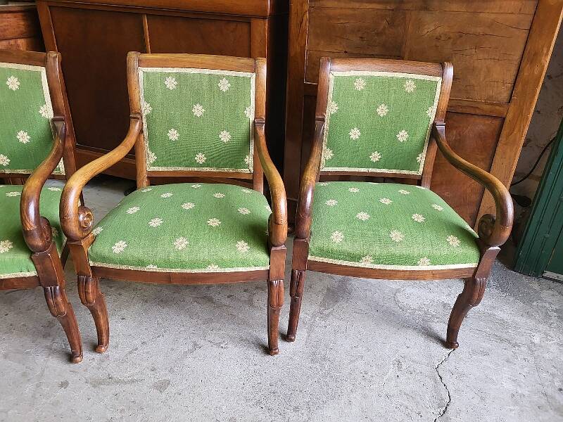 Serie de 4 fauteuils de style empire a crosse