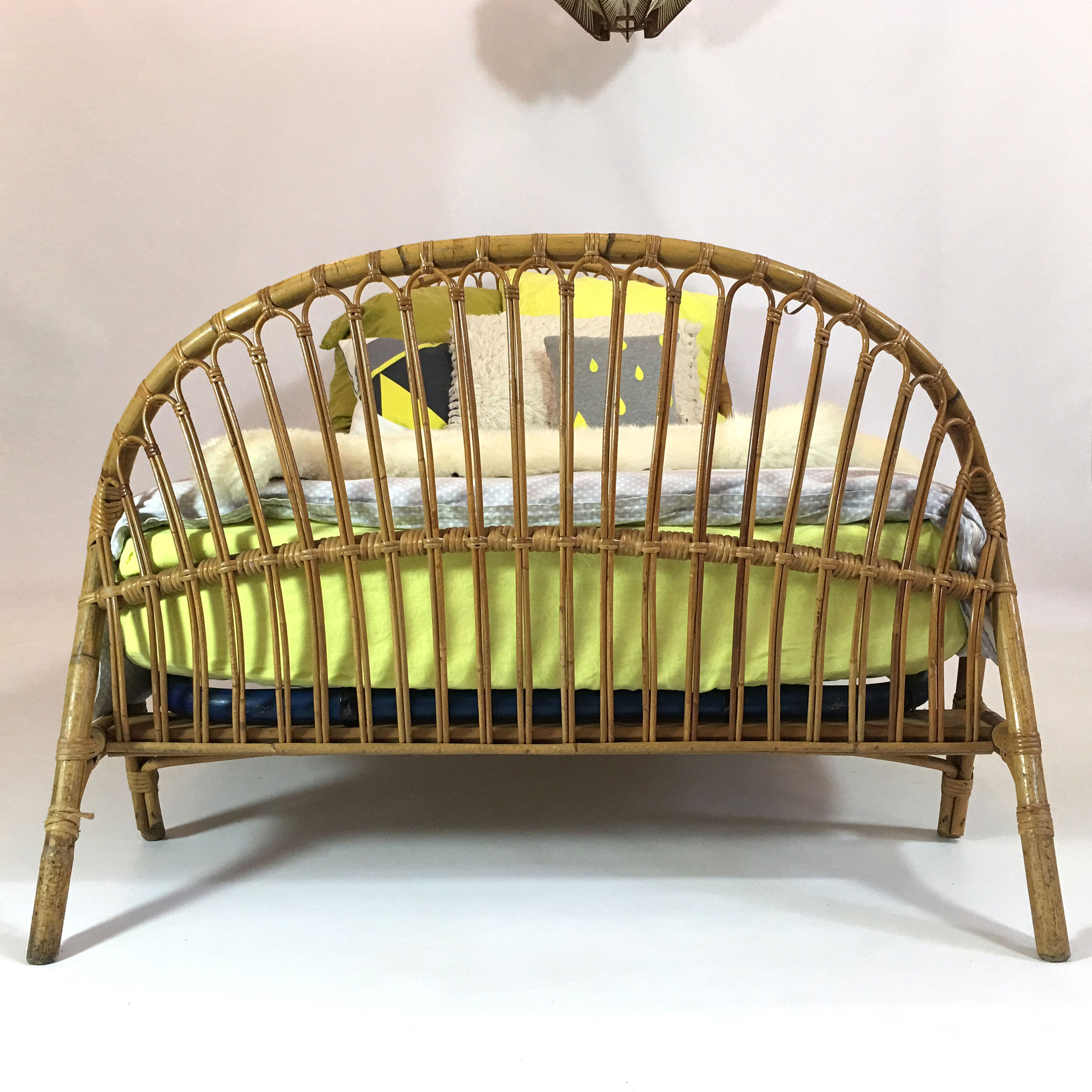 Cot basket rattan of the 1960s