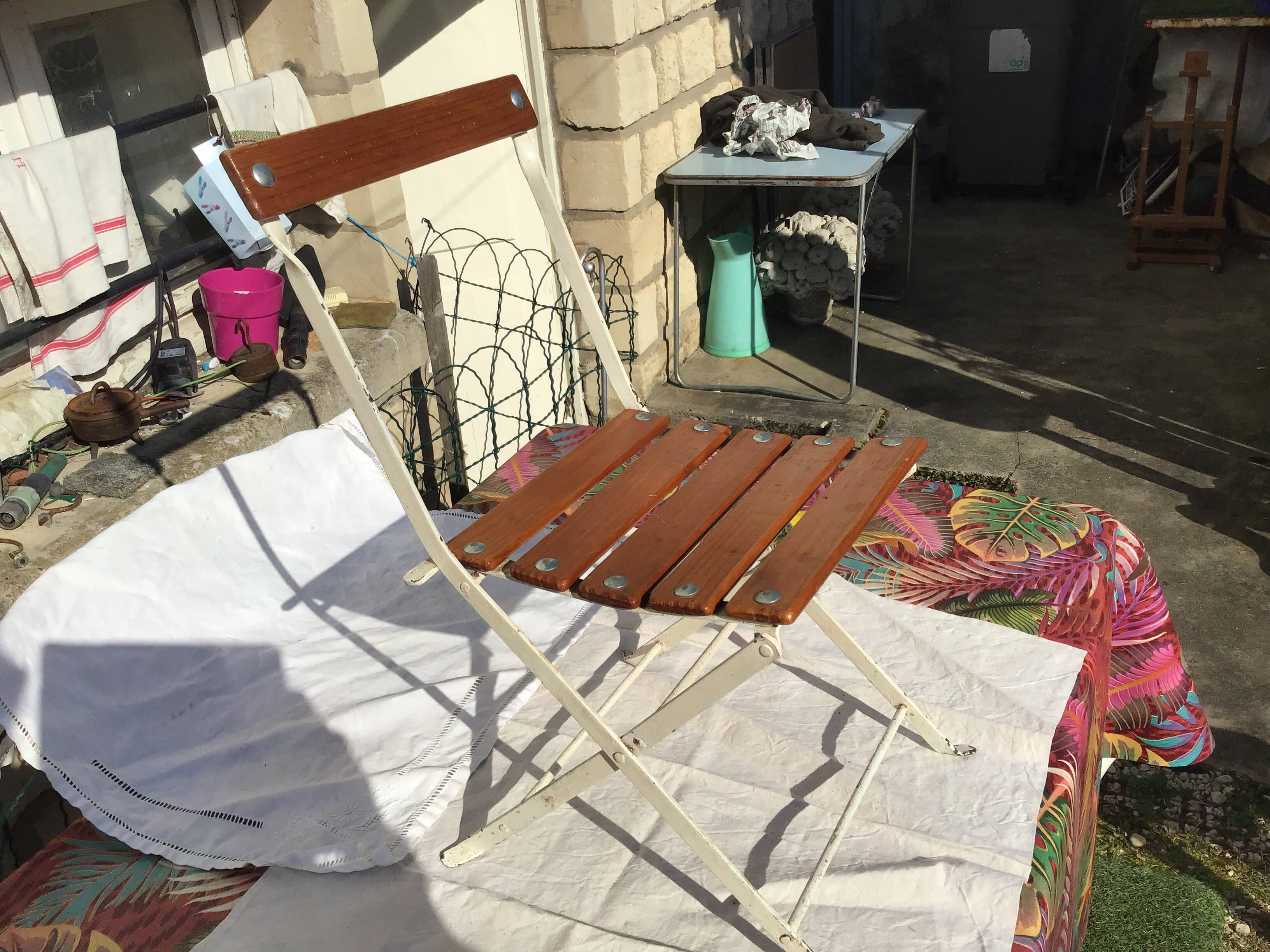 Wooden folding children's chair