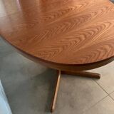 Baumann oval table