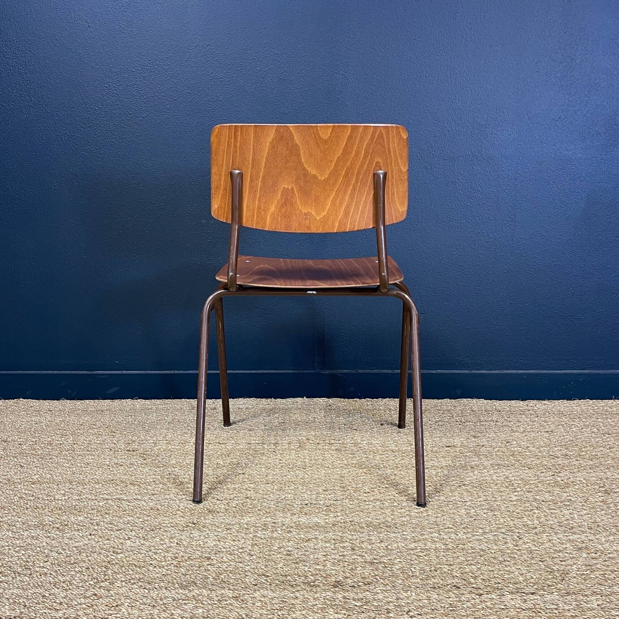 Ensemble de 4 chaises école bois années 70 Pays bas