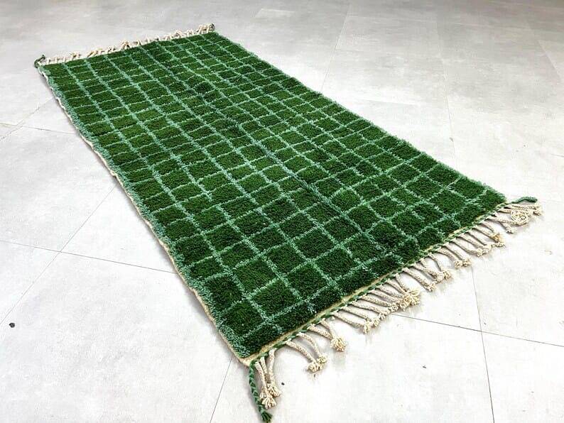 Square green Beni Ouraine Berber rug, size 160 x 240 cm