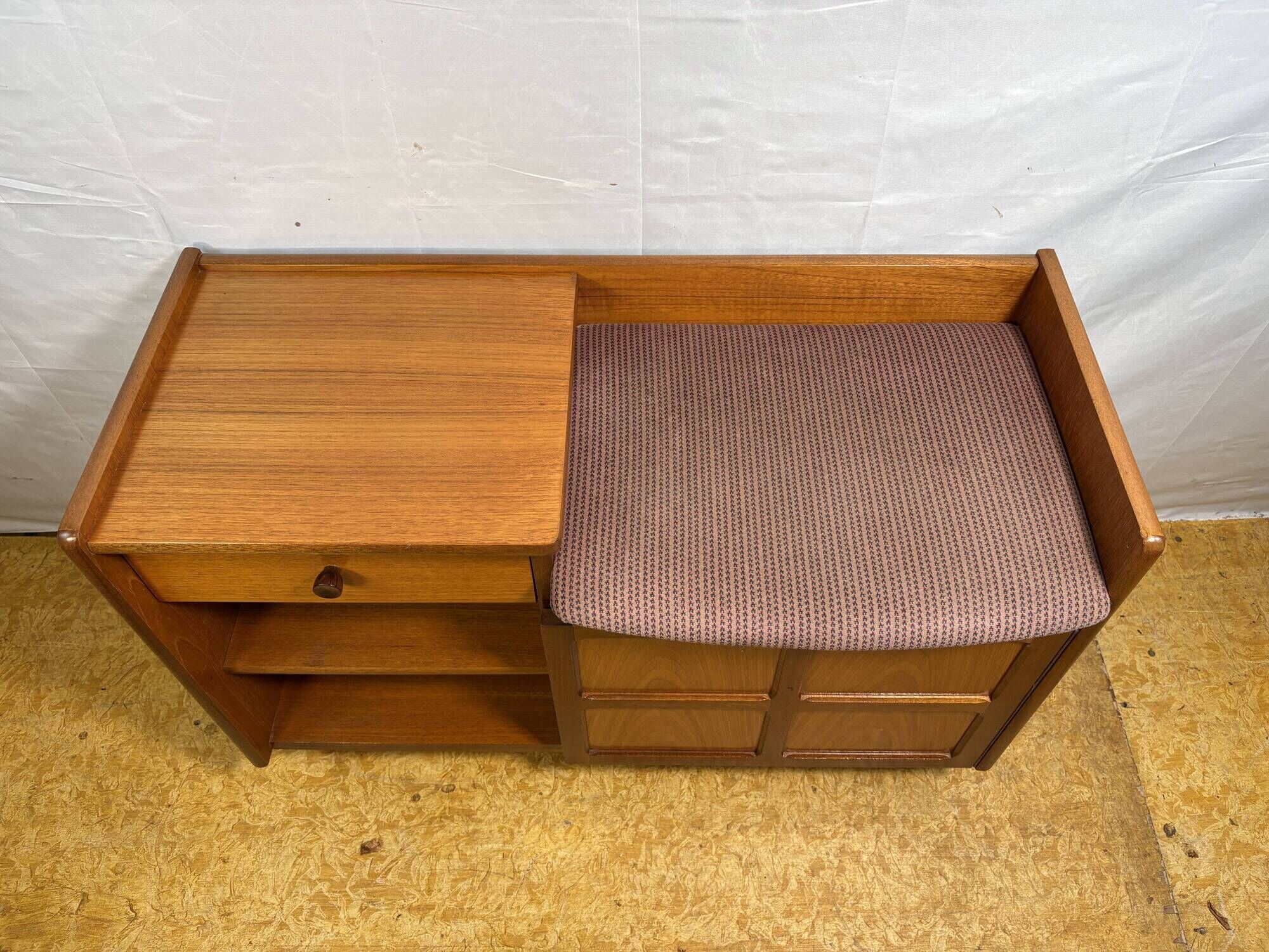 Mid-Century Retro Vintage Nathan Teak Telephone Seat – 1960s–1970s Stylish
