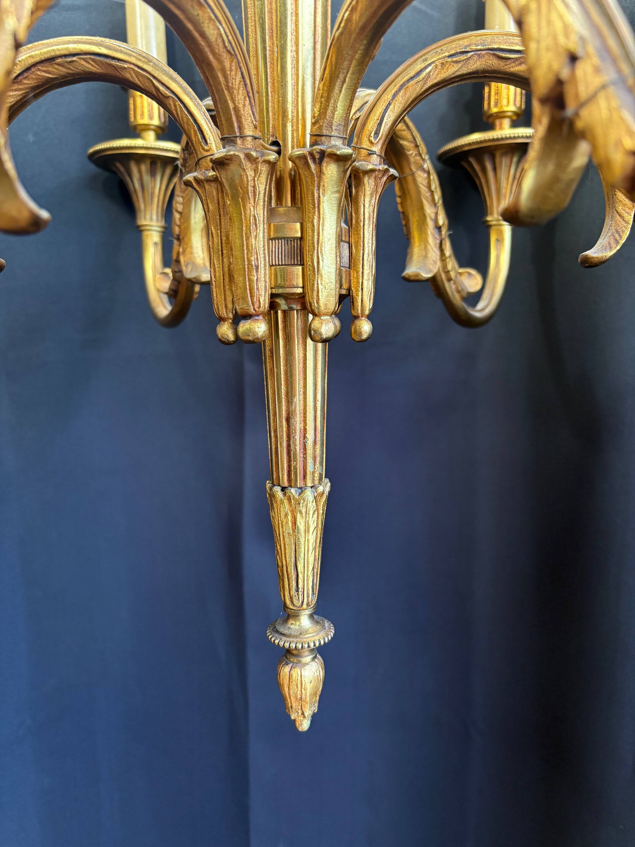 Louis XIV chandelier in gilded bronze – 6 light arms