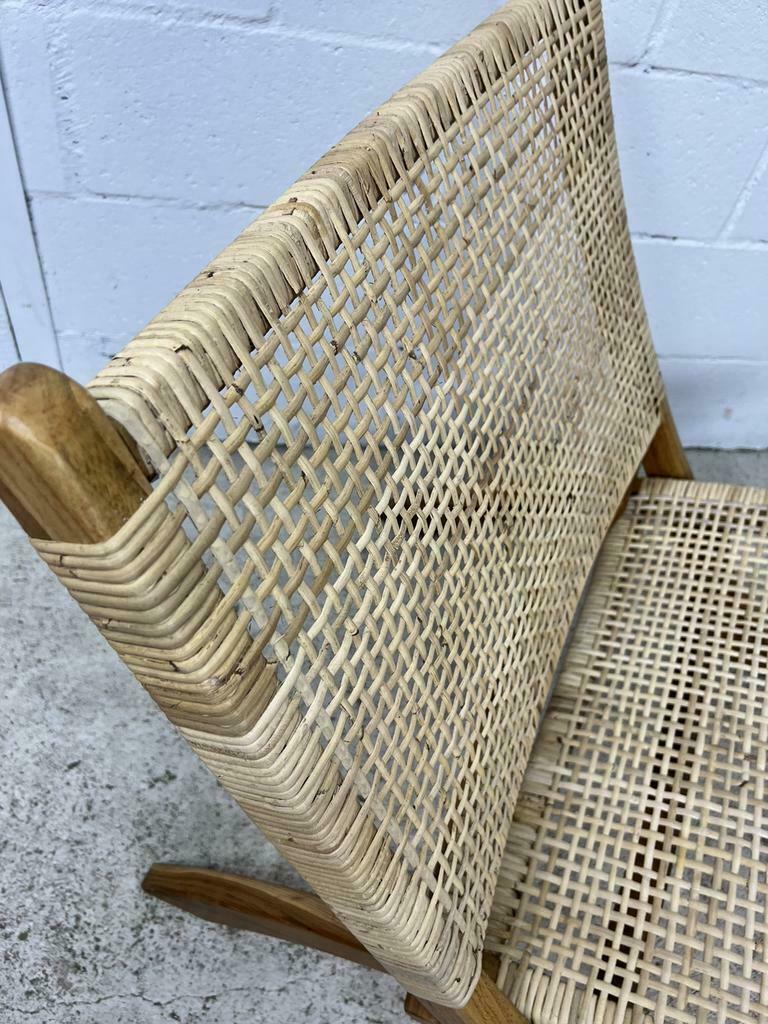 Wicker folding armchair