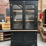 Early 20th century store showcase