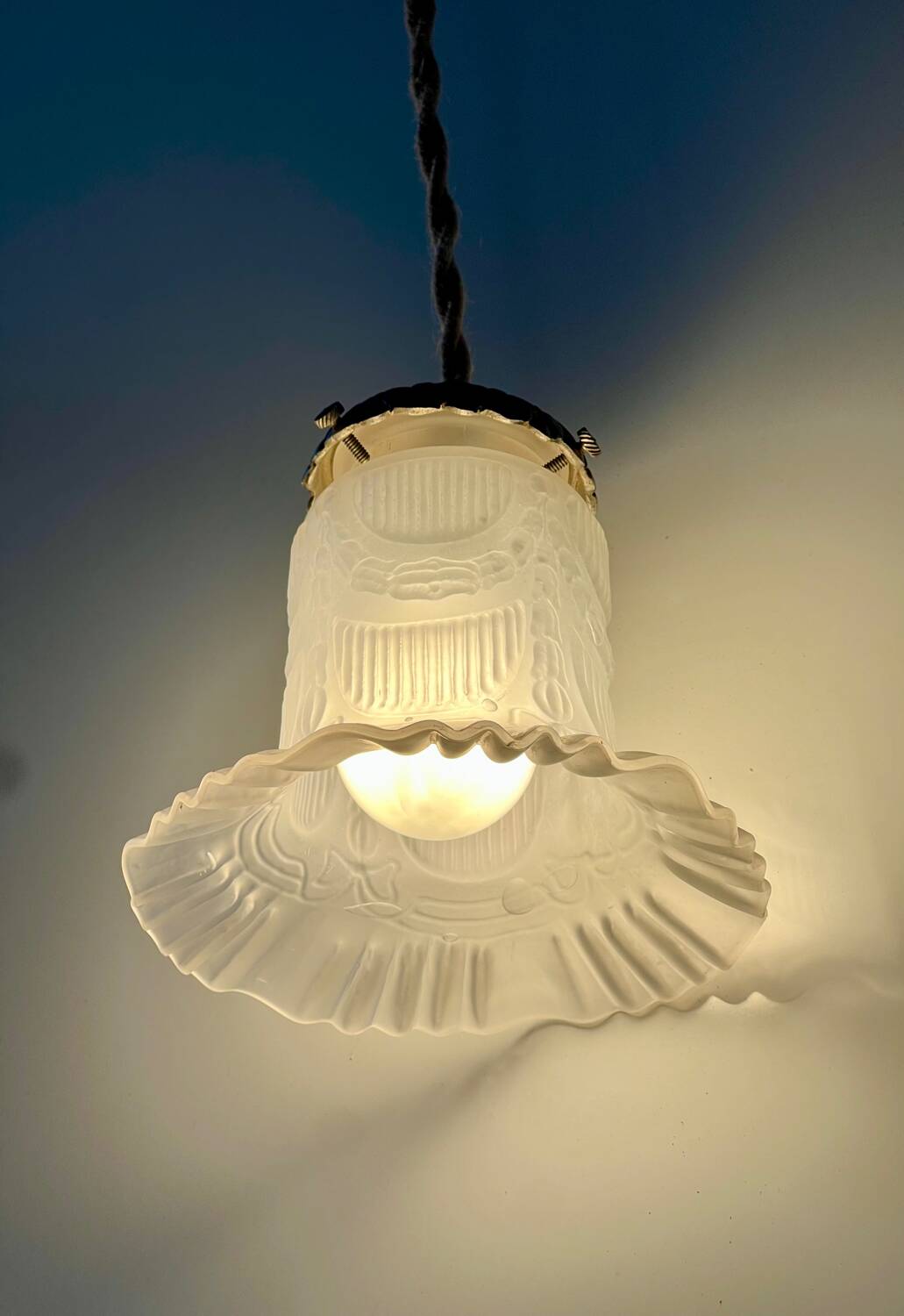 Pair of Art Deco lamps with boxwood hooks