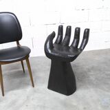 Tabouret, chaise en forme de main, noir et en bois sculpté
