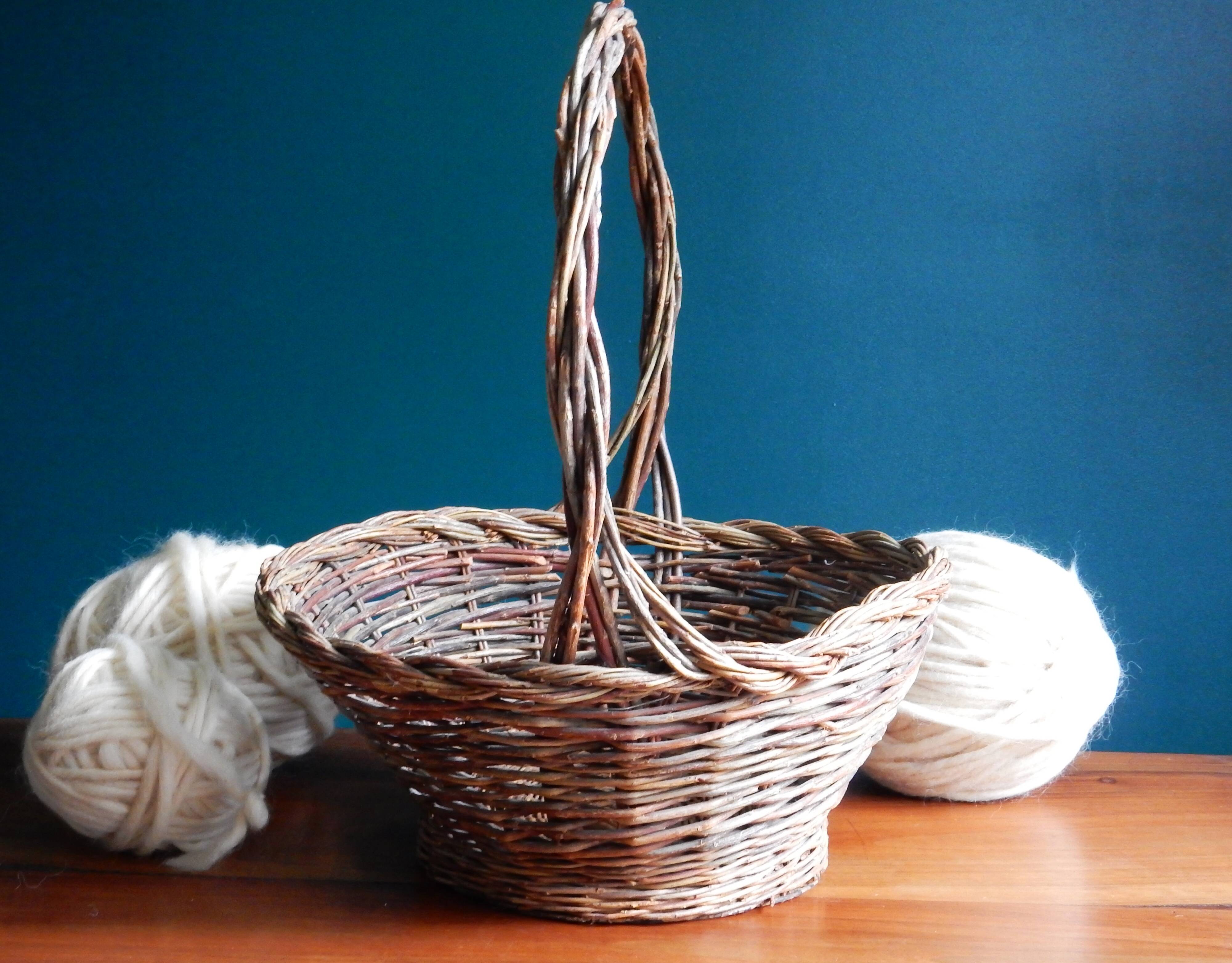 Panier en osier tressé vannerie artisanale