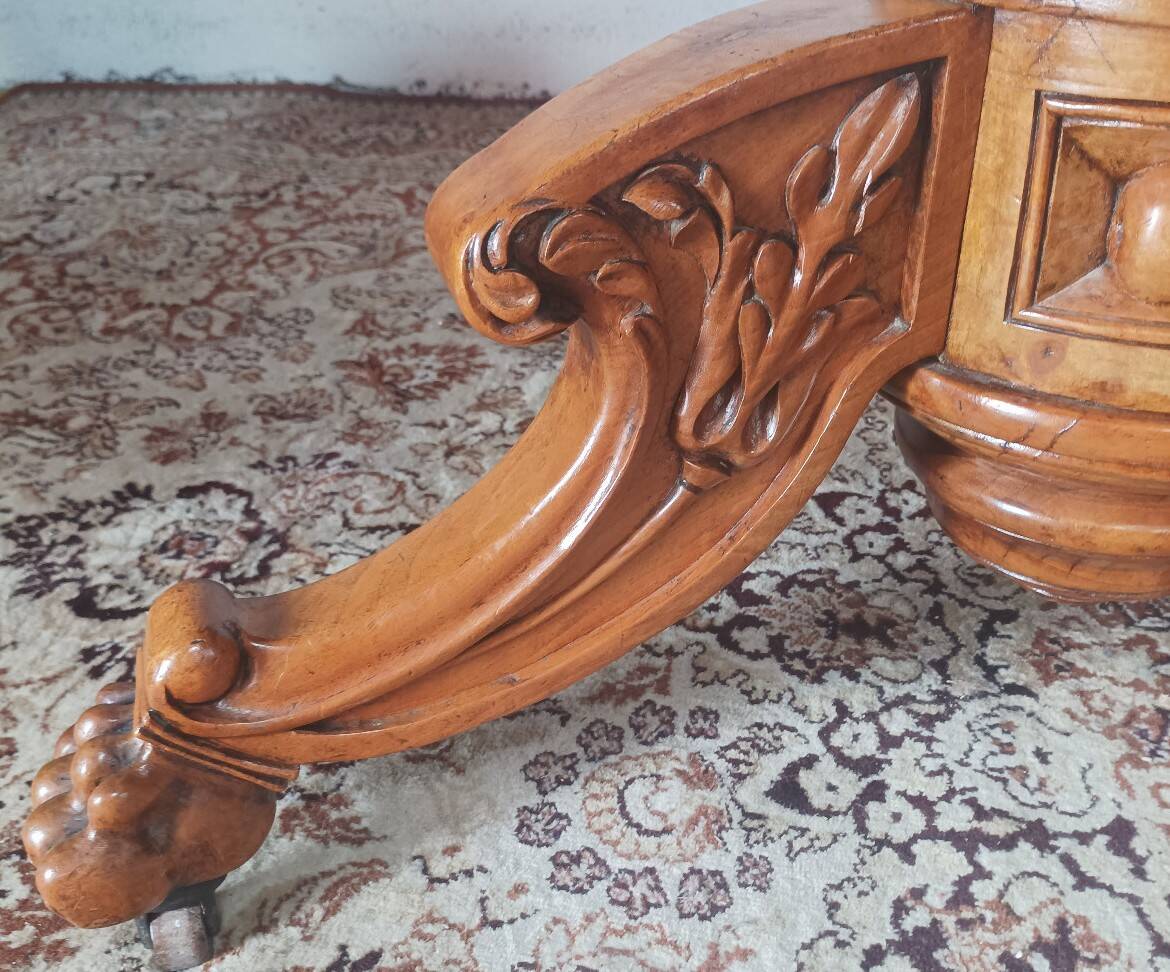 Napoleon III octagonal centre table in marquetry walnut.