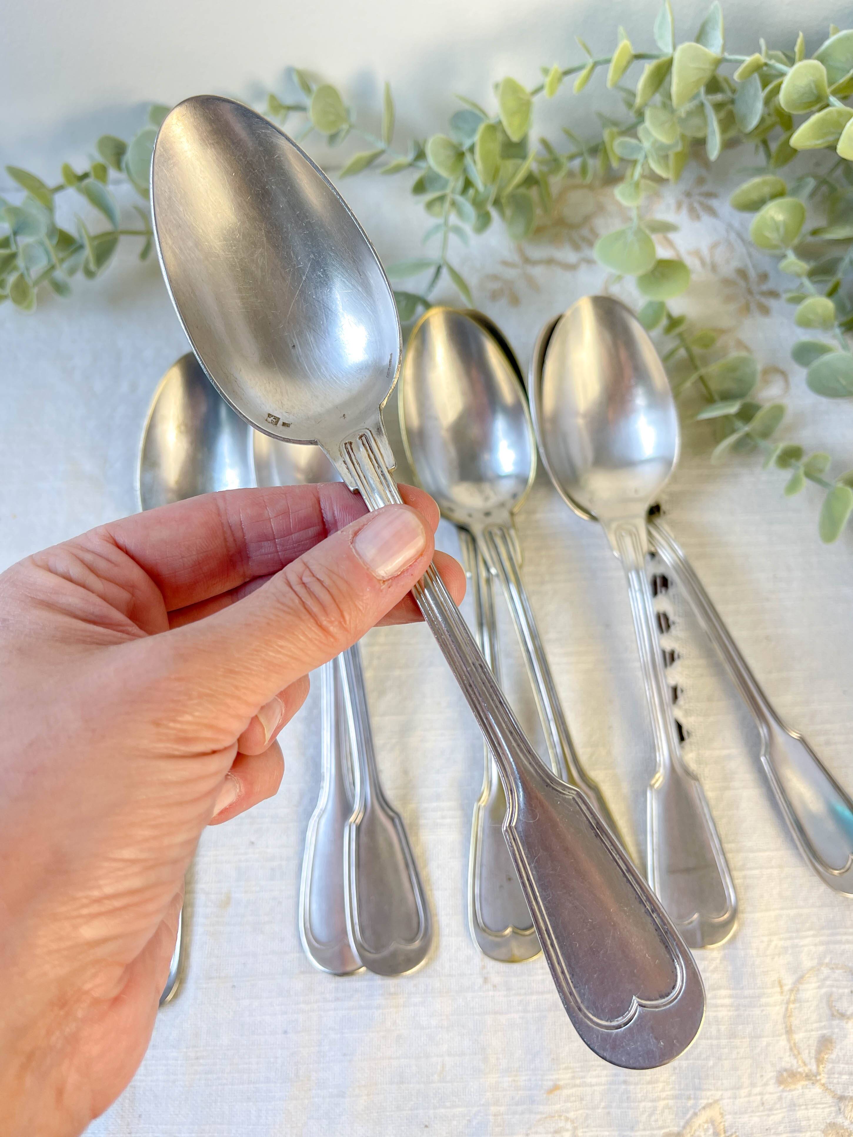 Set of 8 vintage silver plated soup spoons