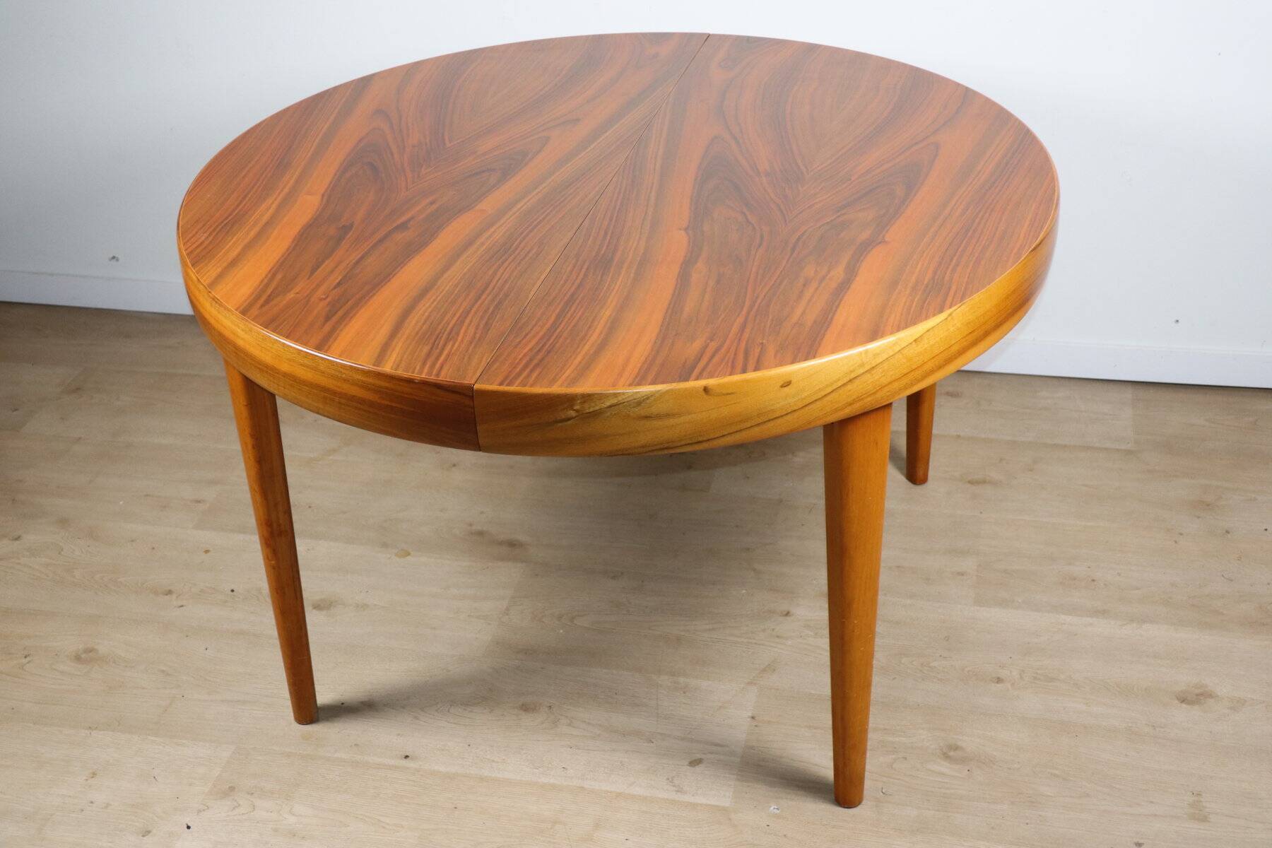 Scandinavian extendable dining table in teak – 1960s