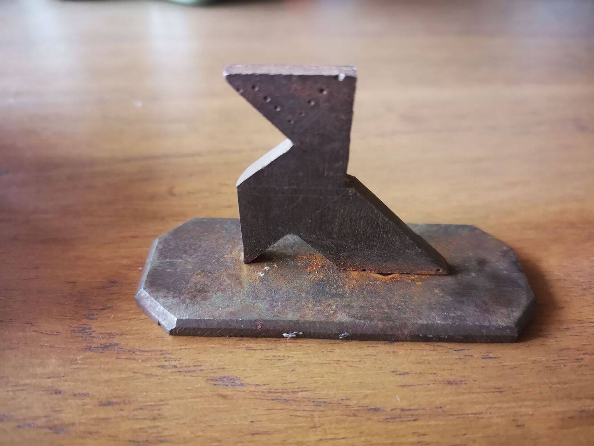 Figurine métallique cocotte art populaire - Années 1950