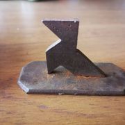 Figurine métallique cocotte art populaire - Années 1950
