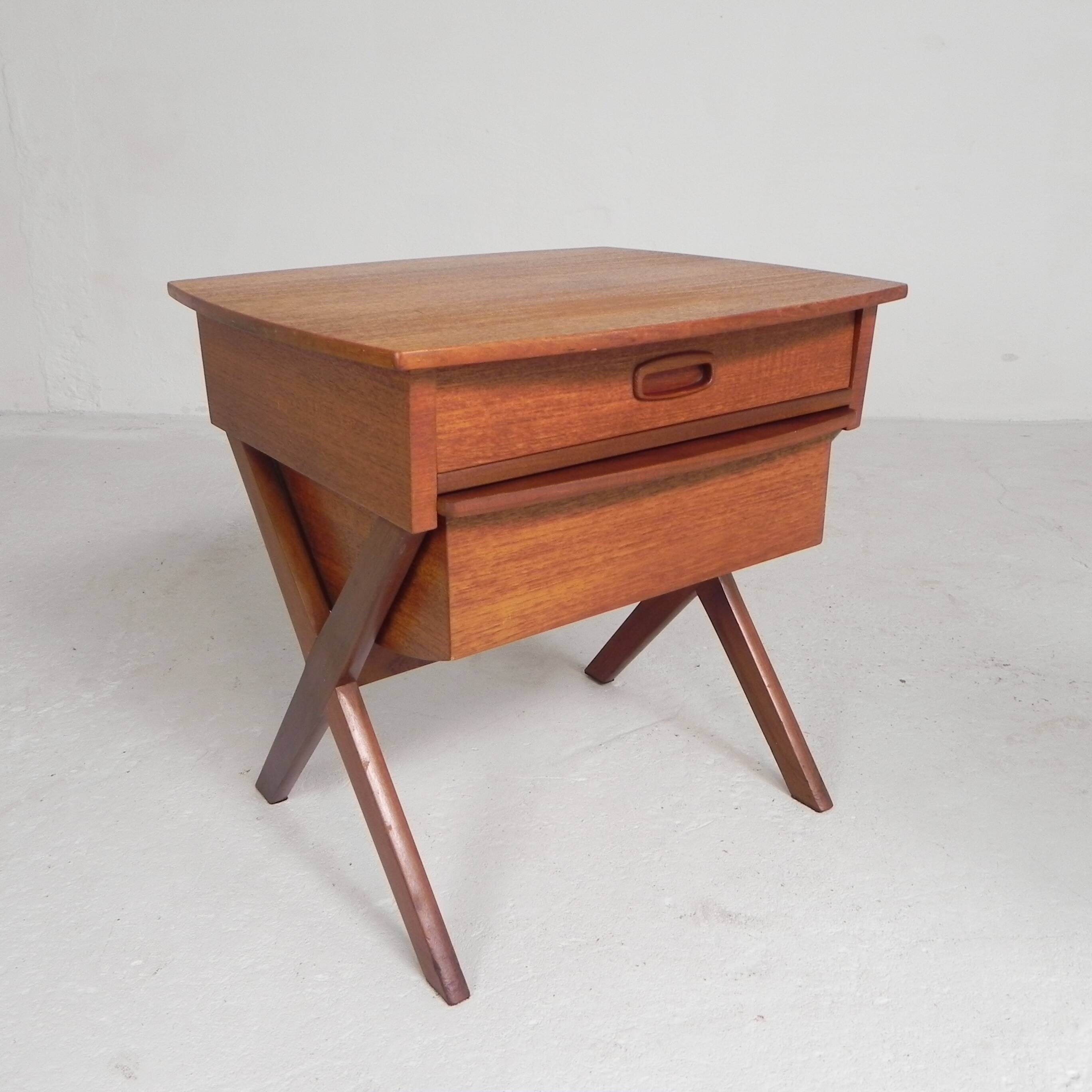 Small chest of drawers, sewing table with 2 drawers O.M.F. 1960s