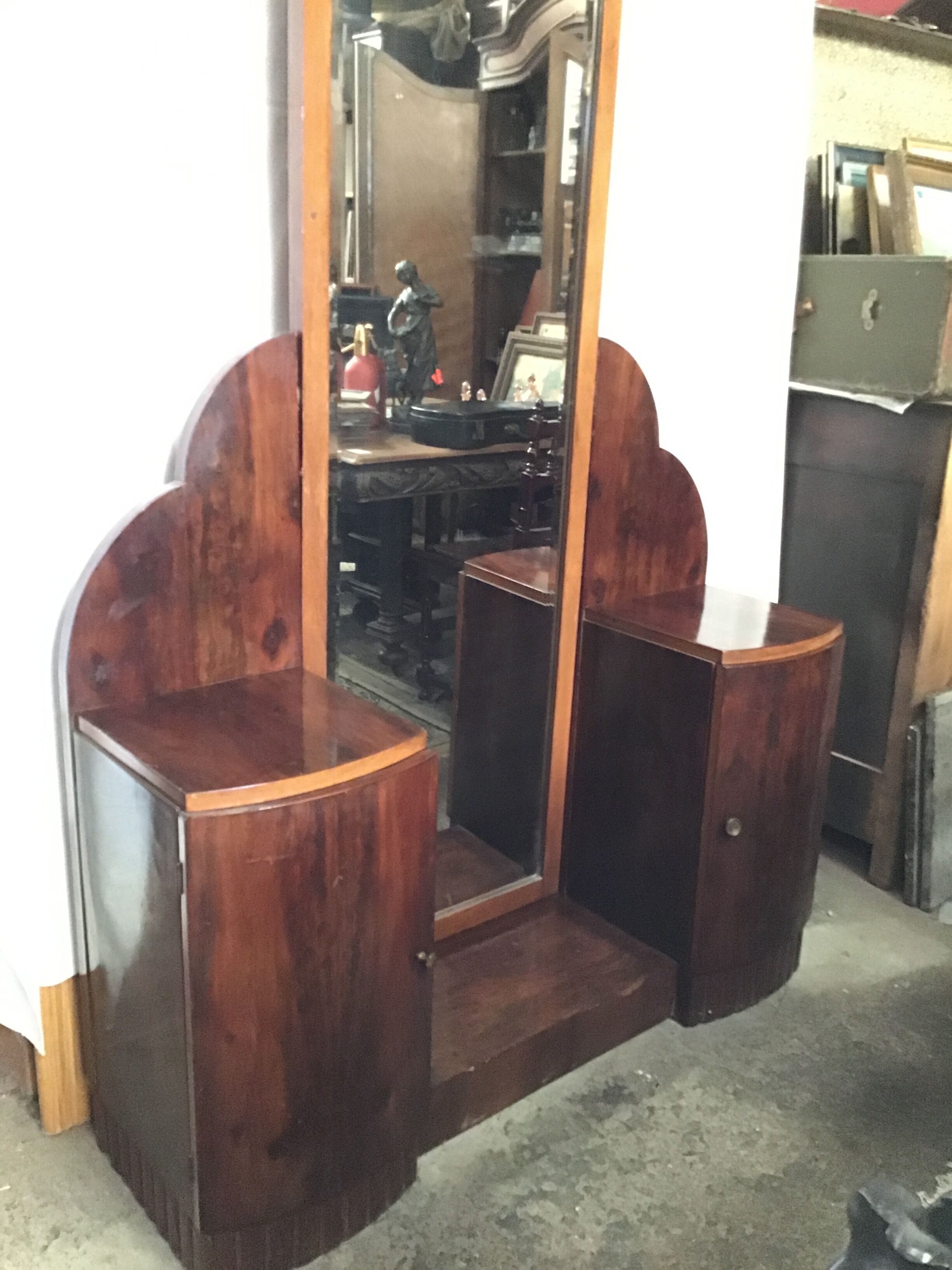 Art Deco psyche hairdresser