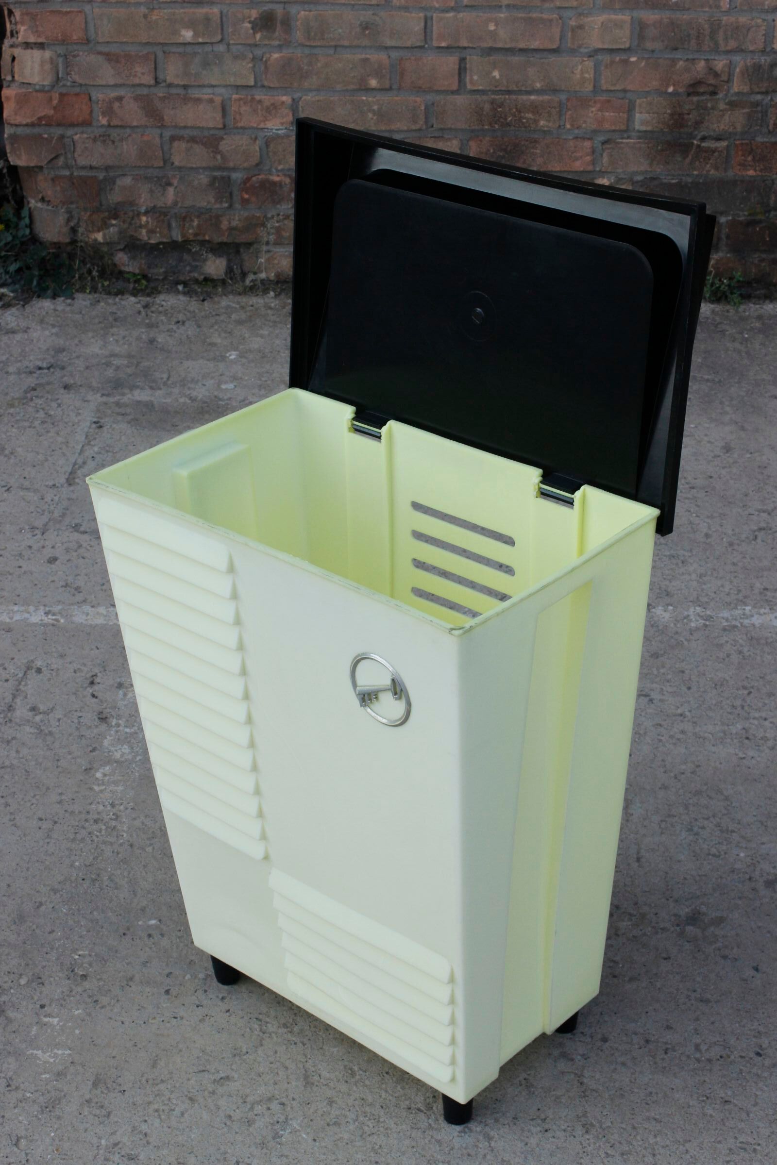 Vintage plastic laundry basket, France 1950s