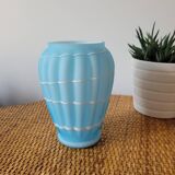 Vase en opaline bleu et blanc