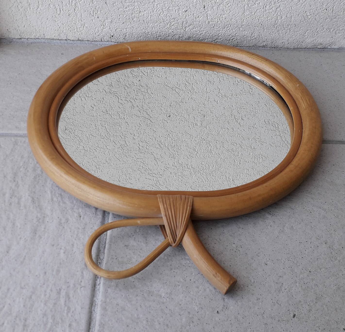 Miroir pomme en rotin