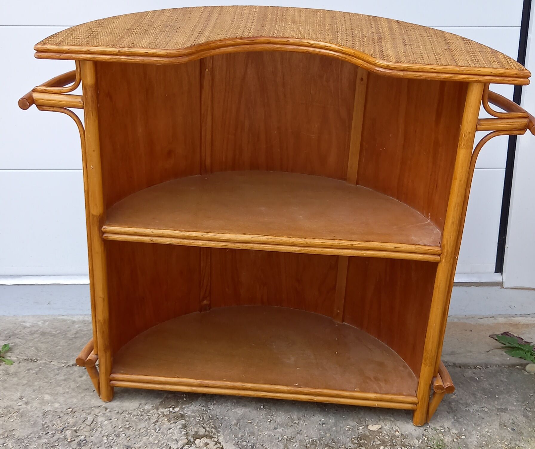 Bamboo bar and braided straw