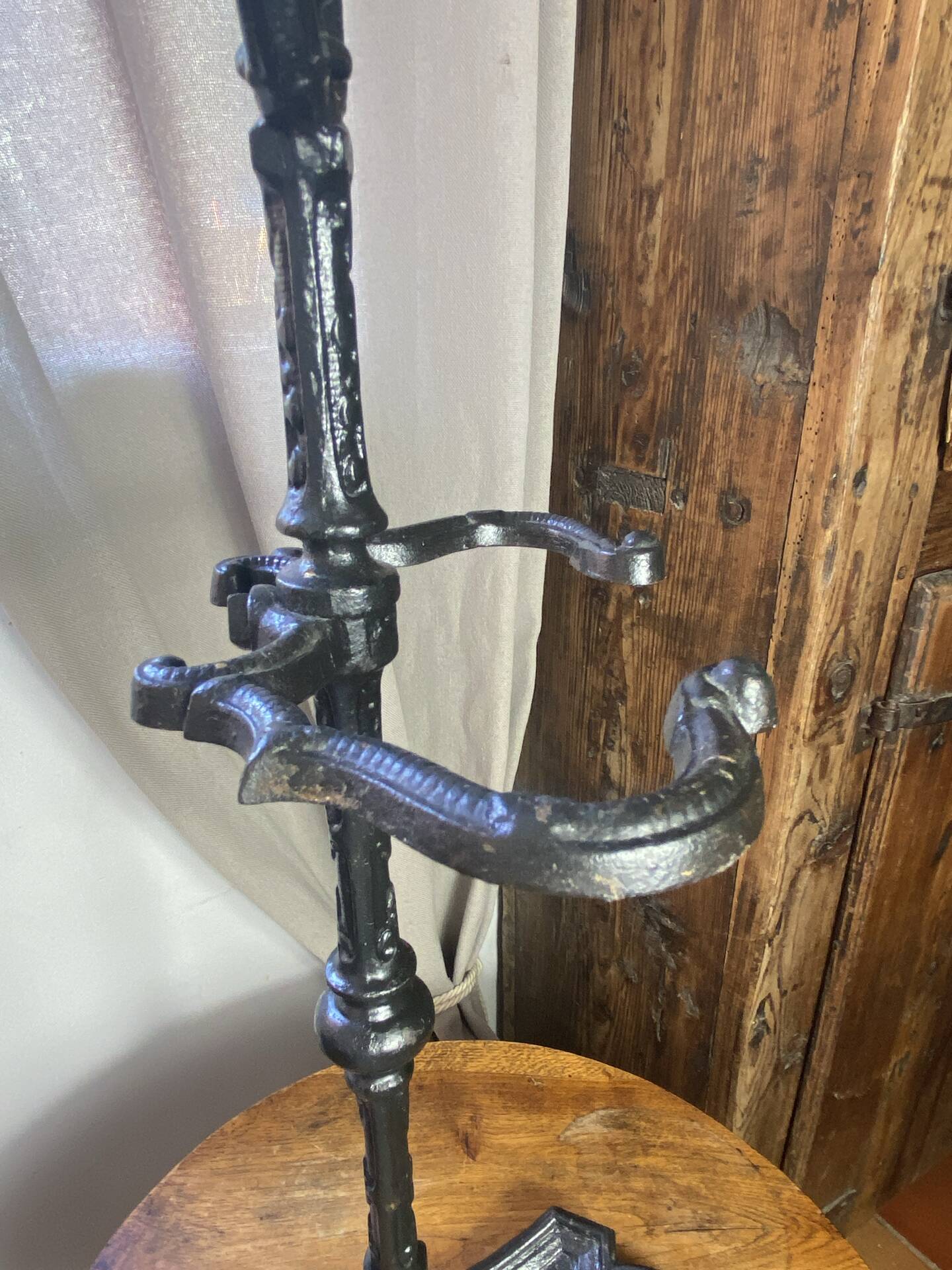Porte-parapluie en fonte émaillée