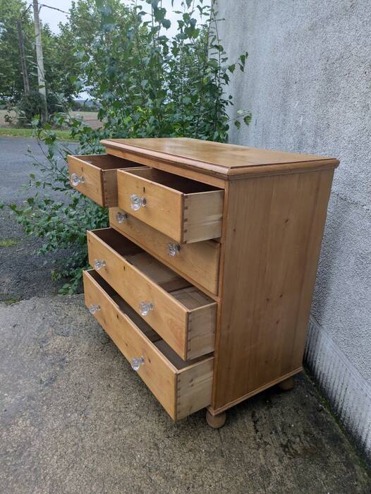 Commode anglaise