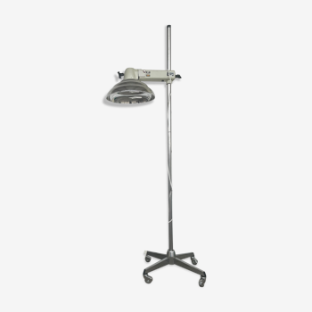 Industrial infrared floor lamp