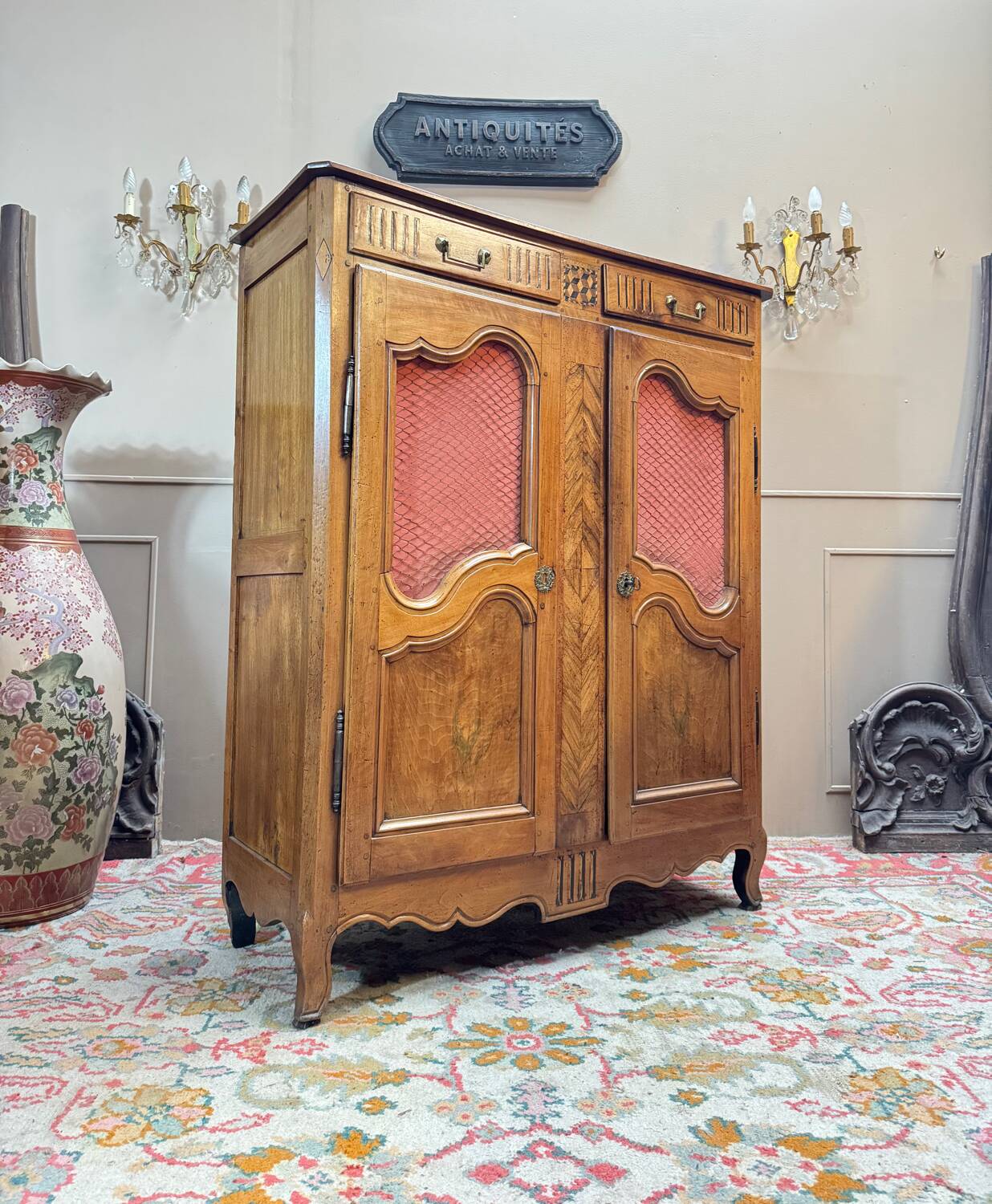 Walnut cabinet from the louis xv xviii century