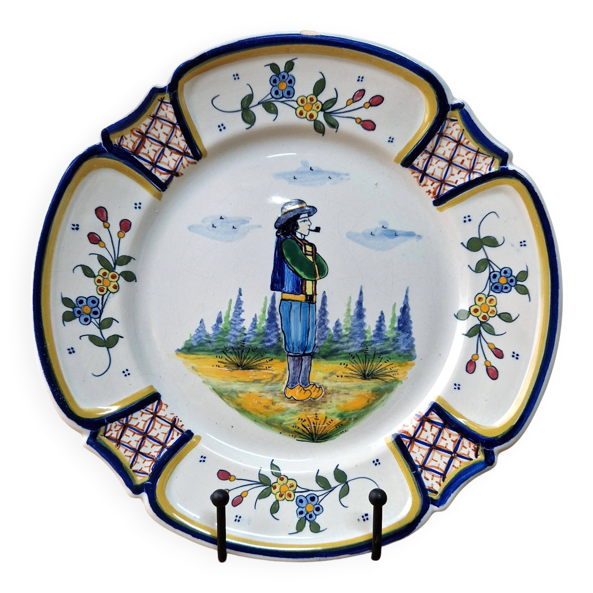 Old wall plate Character Henriot Quimper