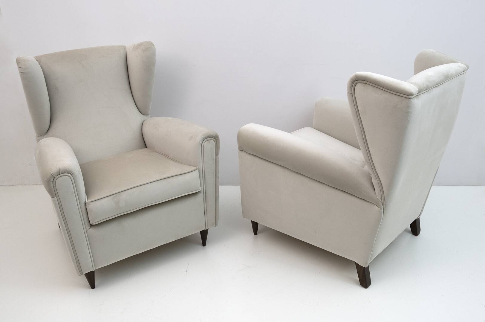 Attributed Gio Ponti Mid-Century Modern Italian Velvet Armchairs, 1950s