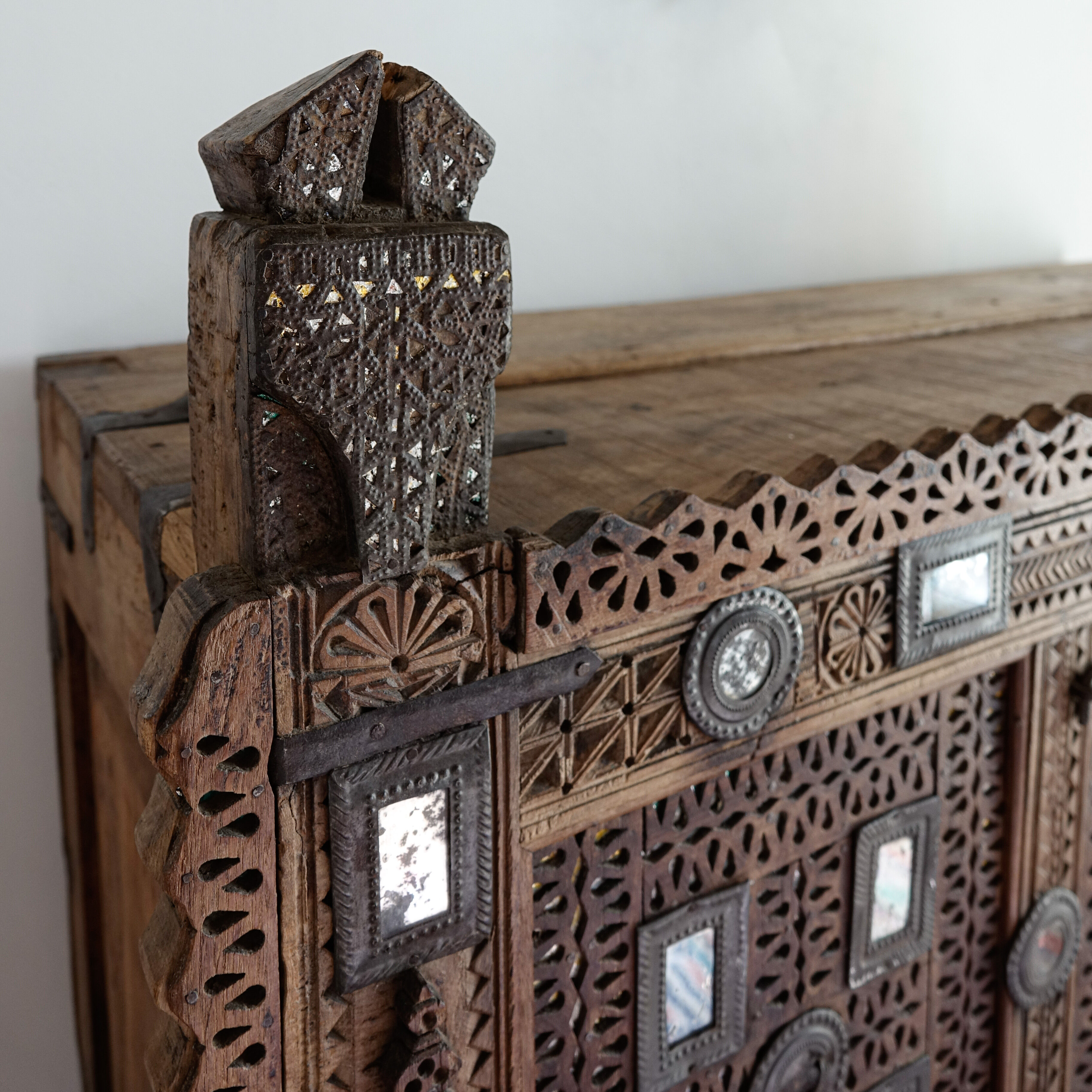 Ancient Indian furniture Damchiya