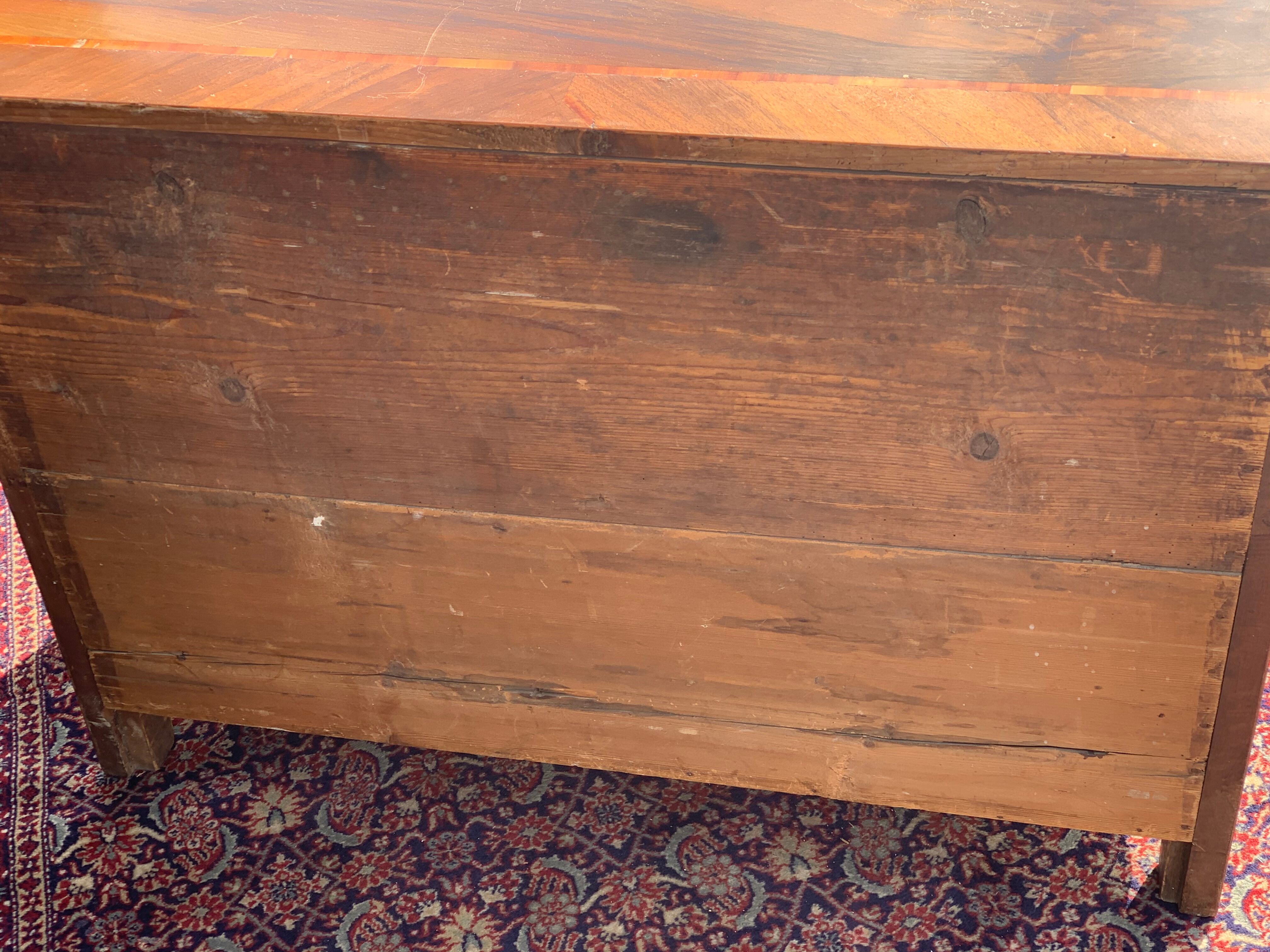 Commode en marqueterie d’époque régence
