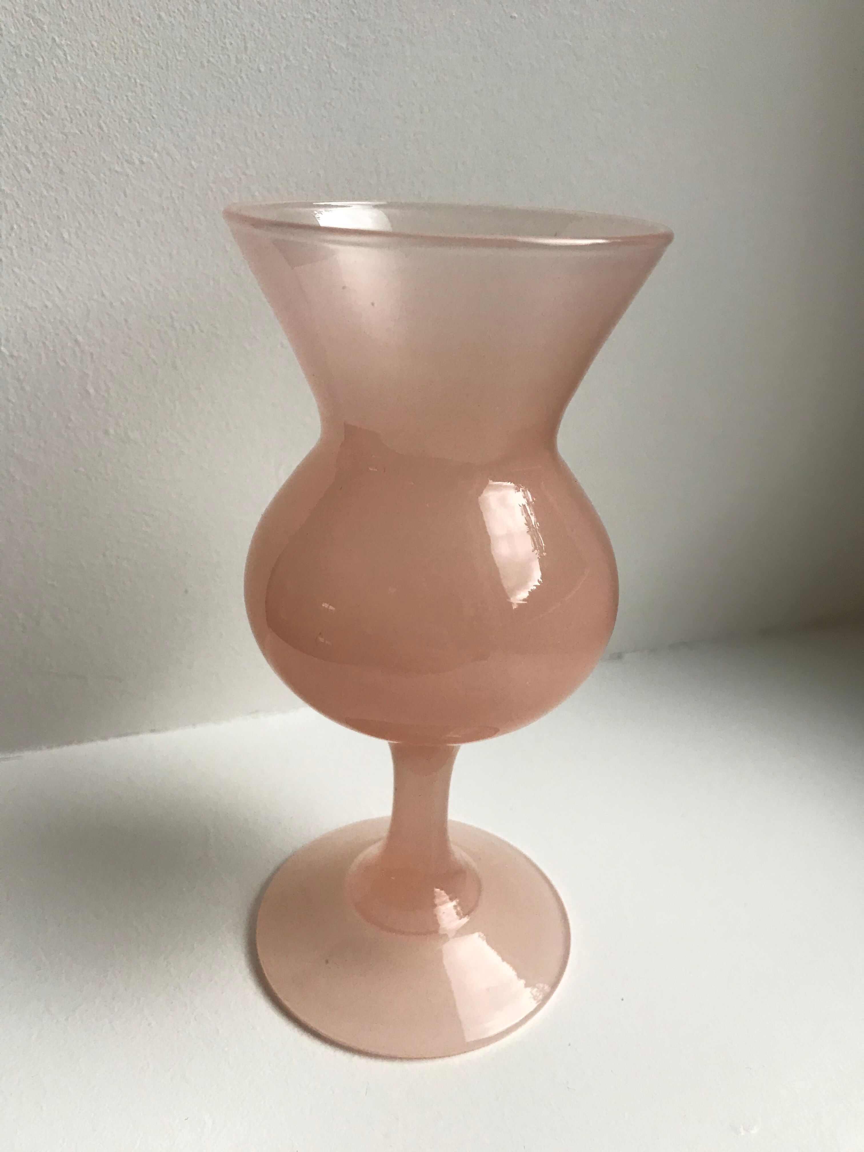Vase in pink opaline 50s